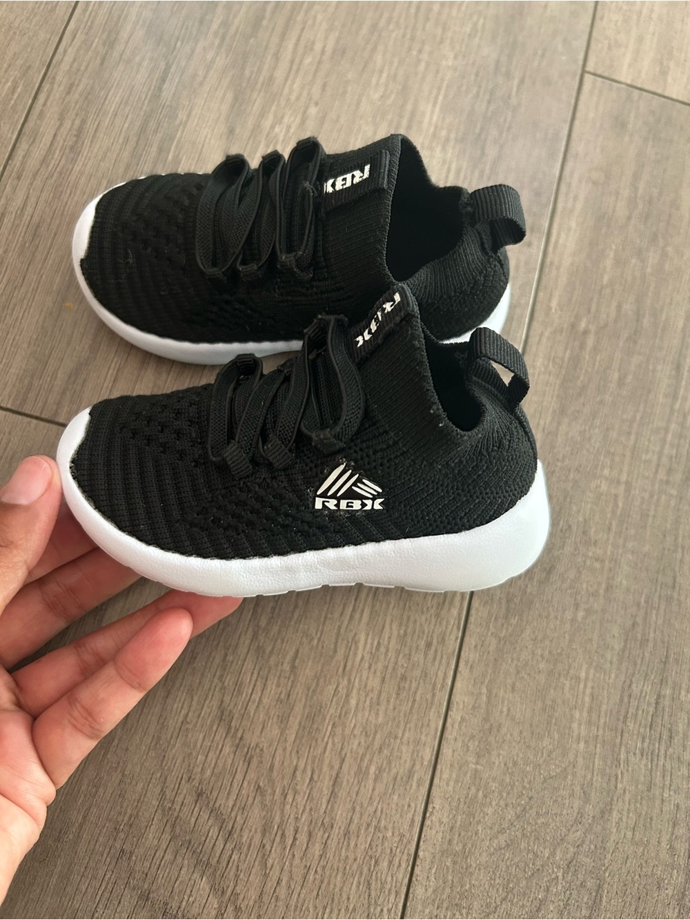 RBX Knitted Slip-On Sneakers in black & white - Size: 5 Toddler